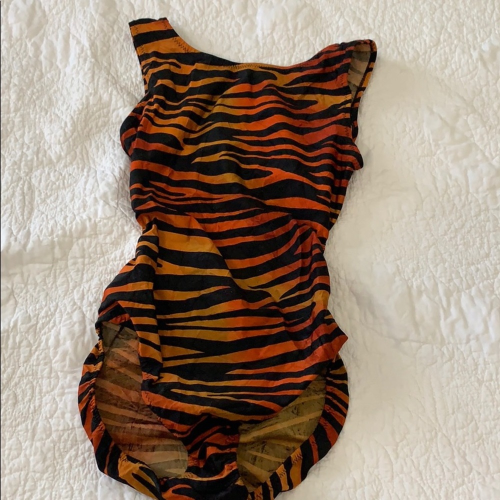 Gymnastics Leo